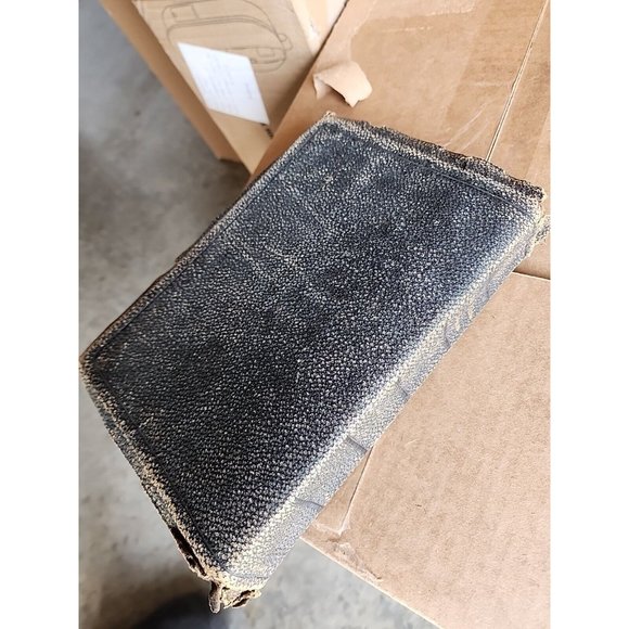 Antique Bible Nelson's Series Presented in 1915 - Picture 13 of 16